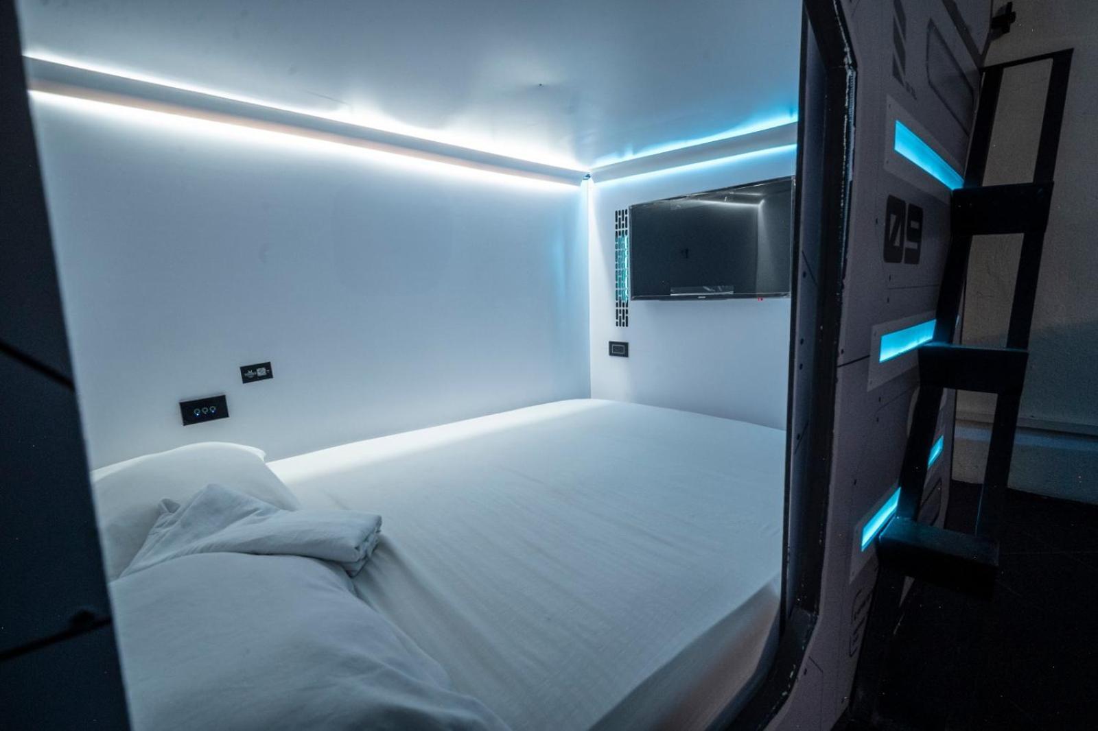 Capsulas 24 Guest house *